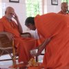 Ma Gurupriya offering flowers